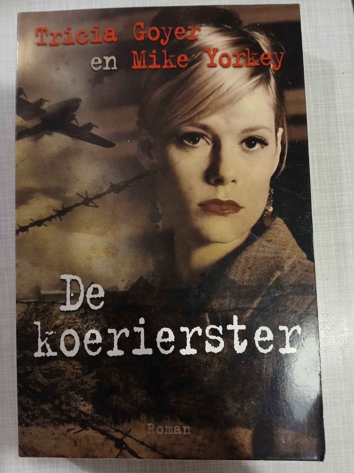 Tricia Goyer - De koerierster, Boeken, Romans, Ophalen of Verzenden, Zo goed als nieuw, Tricia Goyer; Mike Yorkey