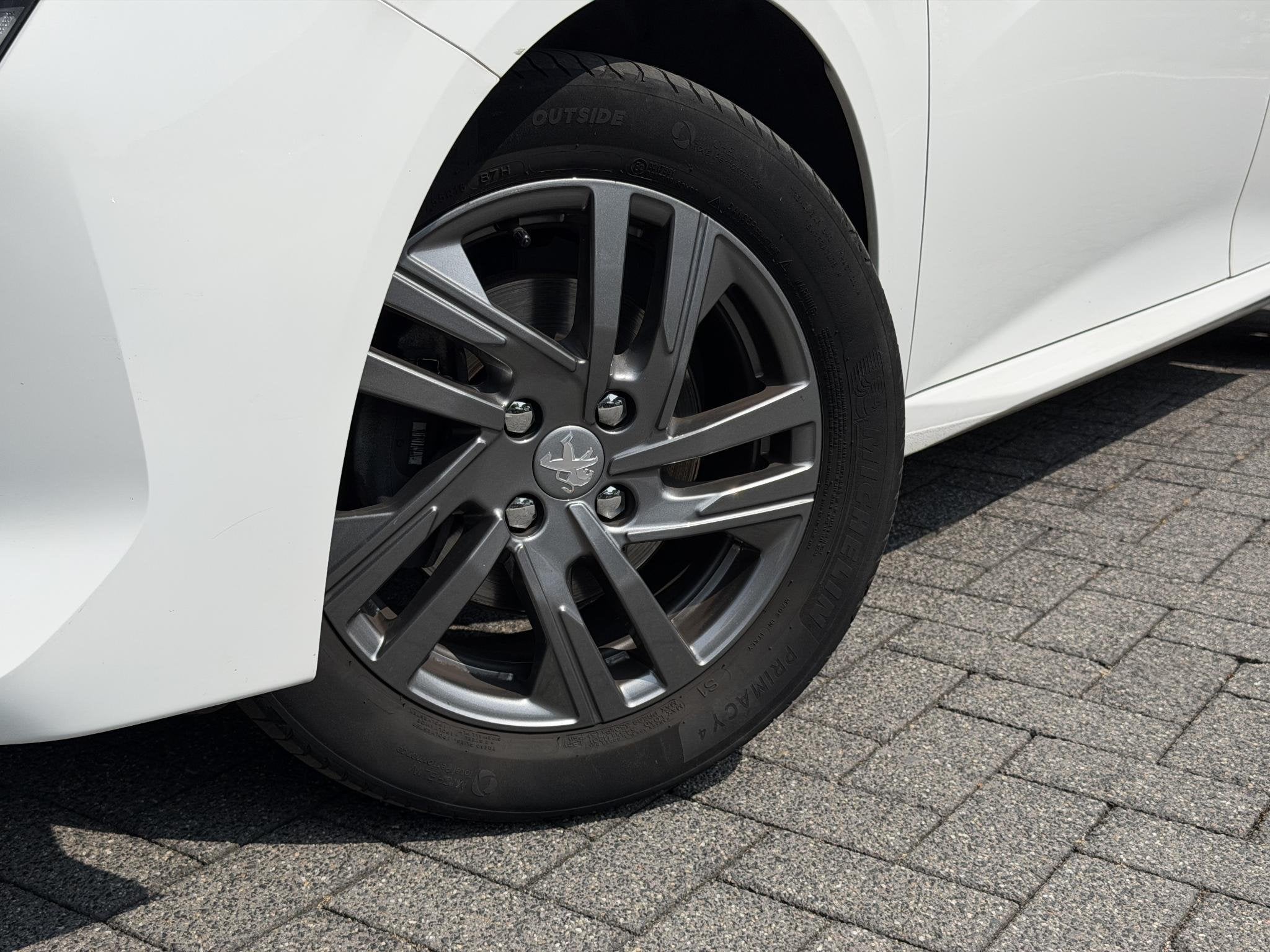 Peugeot 208 Active Pack 1.2 PureTech 100PK Navigatie, Parkee, Voorwielaandrijving, 12 maanden, Gebruikt, Euro 6