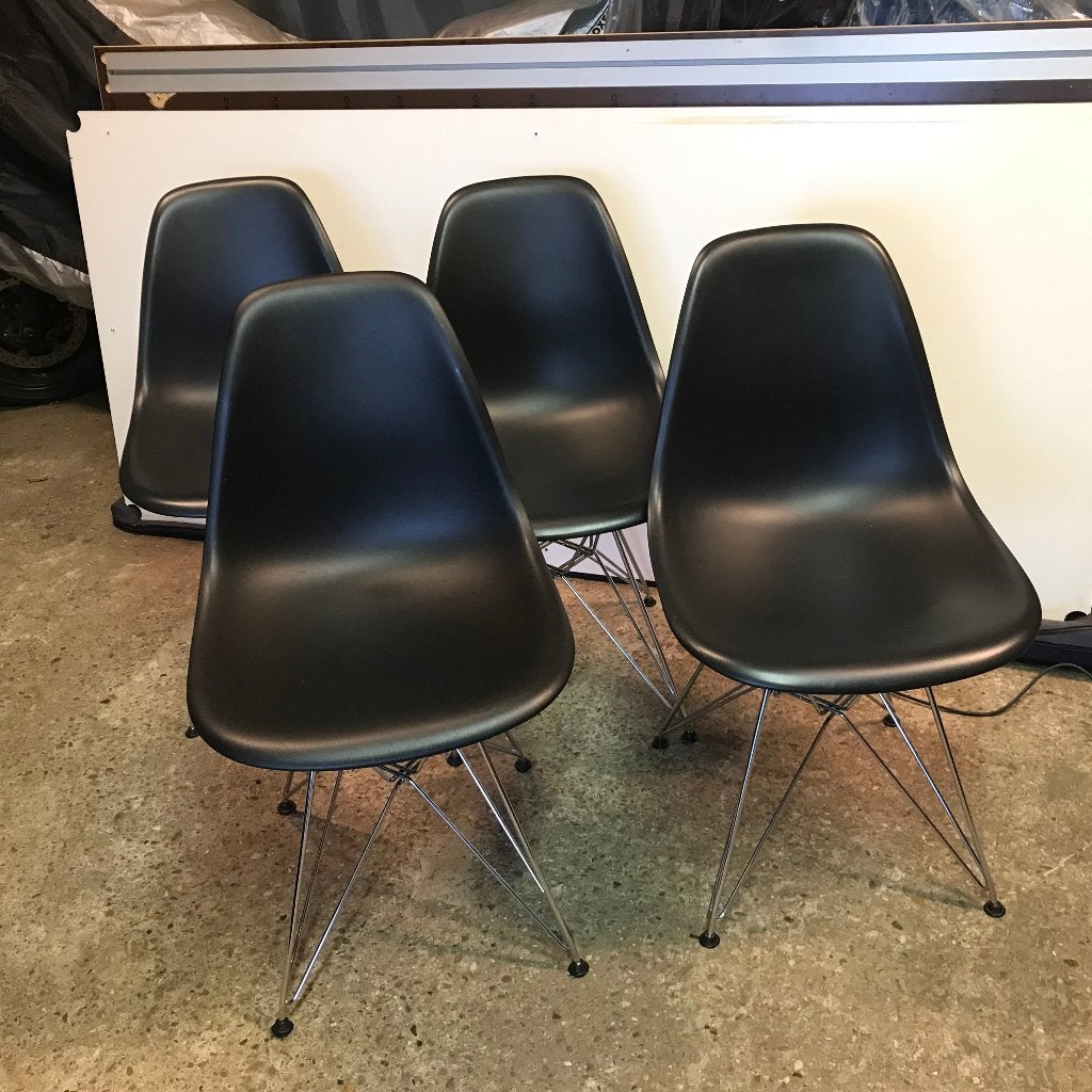 4  Vitra DSR Eames plastic chair design stoel zwart 46 cm, Huis en Inrichting, Gebruikt, Zwart, Ophalen of Verzenden, Nvt