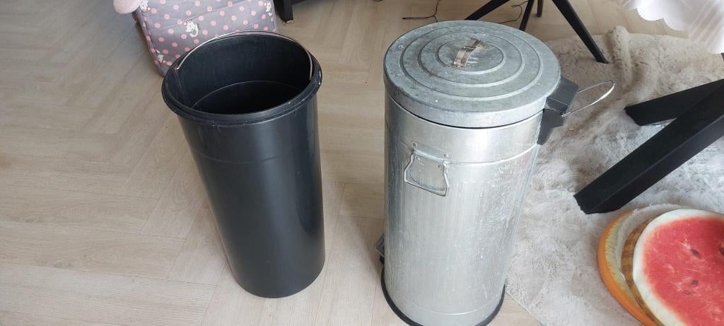 Gegalvaniseerde retrolook afvalbak 30 liter, Ophalen, Gebruikt, Met pedaal, 50 tot 75 cm