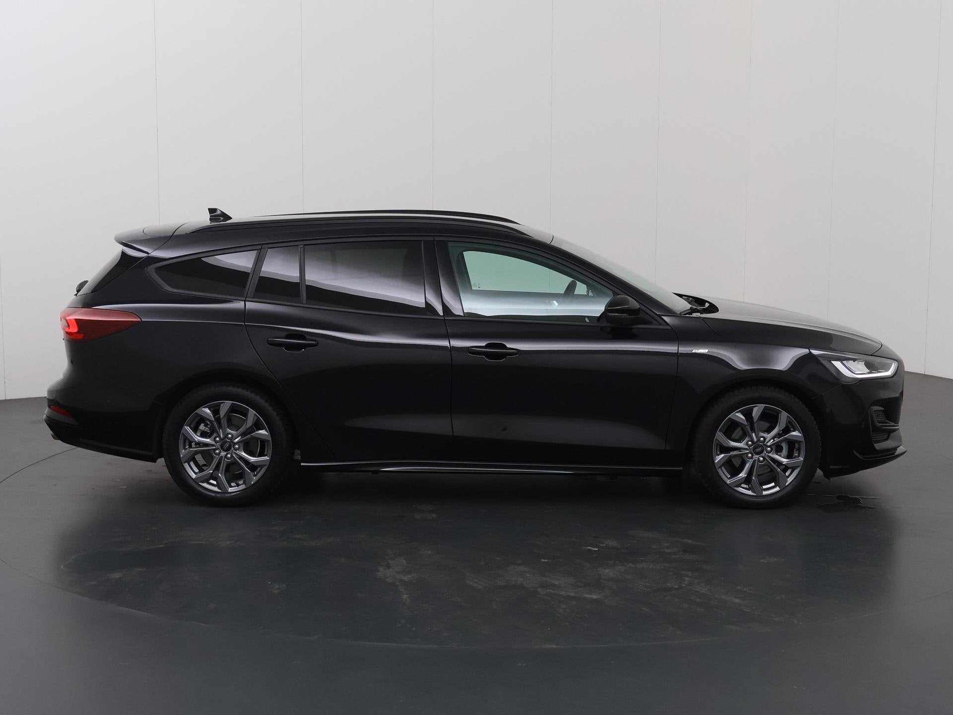 Foto 6 van Ford Focus Wagon 1.0 EcoBoost Hybrid ST Line | Trekhaak | Wi