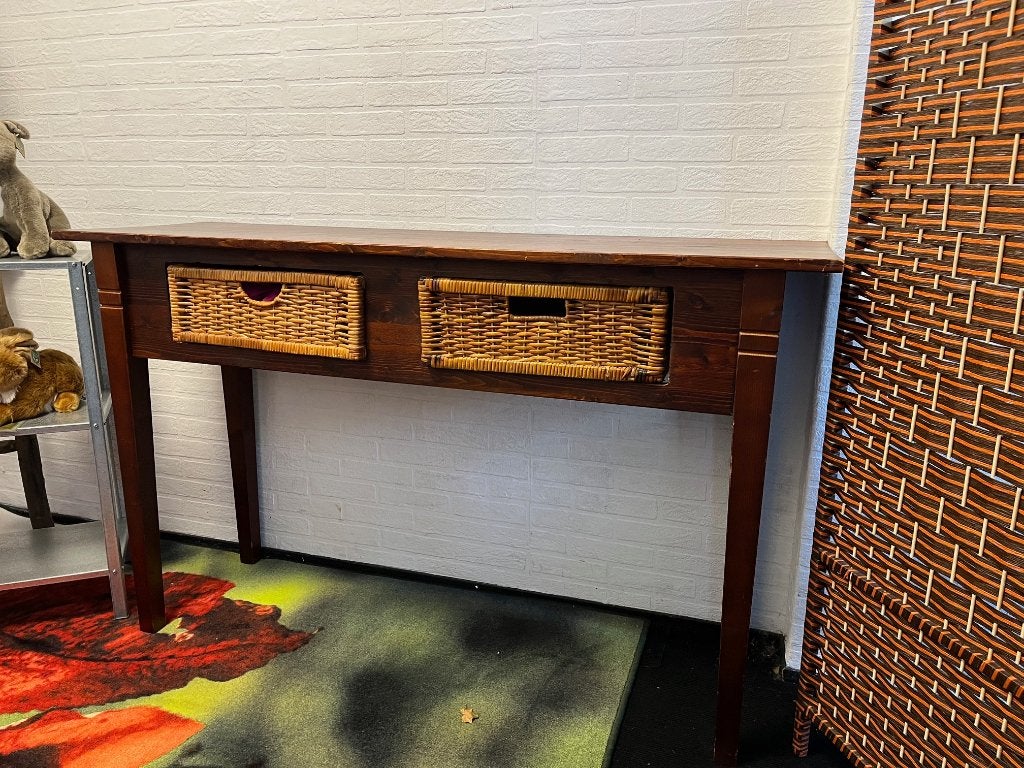 sidetable hout met twee rieten mandjes, Ophalen, Gebruikt
