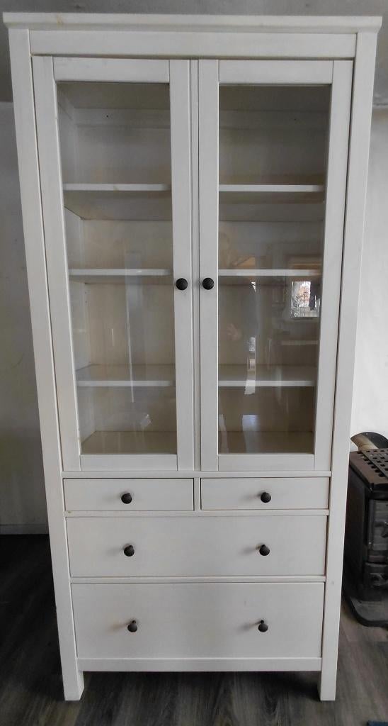 Ikea Hemnes vitrinekast met 4 lades, Huis en Inrichting, Ophalen, Gebruikt, Met deur(en), 50 tot 100 cm