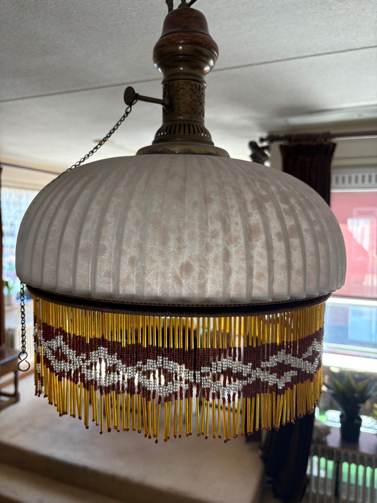 Antieke plafondlamp met kralen, Ophalen
