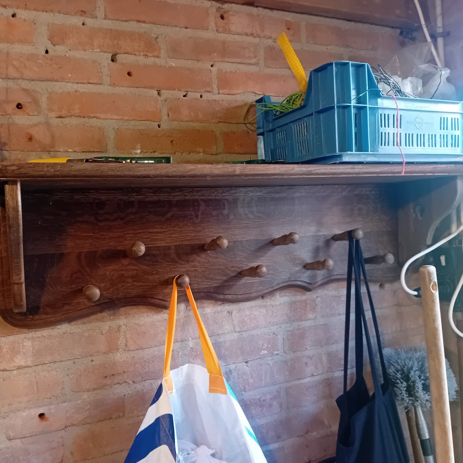 Vintage houten wandkapstok met plank, Ophalen of Verzenden