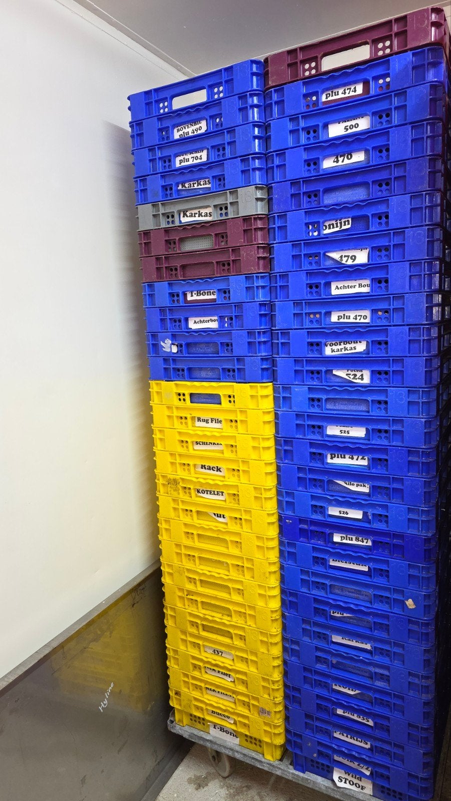kipkratten vleeskratten nestkratten magazijnkrat 82 stuks, Ophalen