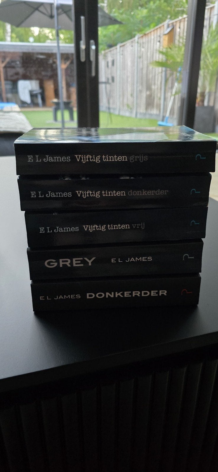 Vijftig tinten grijs-trilogie, Ophalen of Verzenden, Gelezen, E L James, Nederland