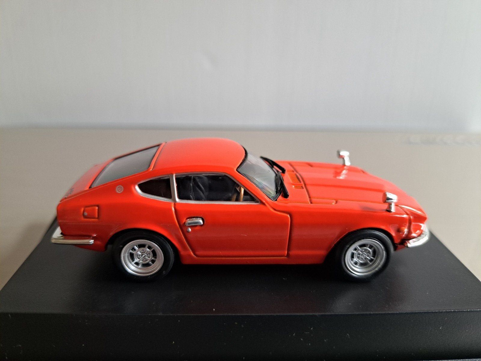 Datsun 240Z,  Classic Sportcars 1:43, nieuw, Hobby en Vrije tijd, Modelauto's | 1:43, Ophalen of Verzenden, Nieuw, Auto, Overige merken