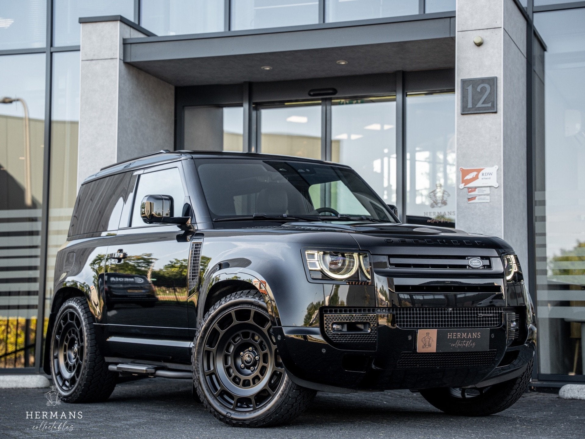 Land Rover Defender 90 3.0 P400 X-Dynamic HSE / Alcantara /, Auto's, Dealer onderhouden, Gebruikt, 2212 kg, 10 km/l