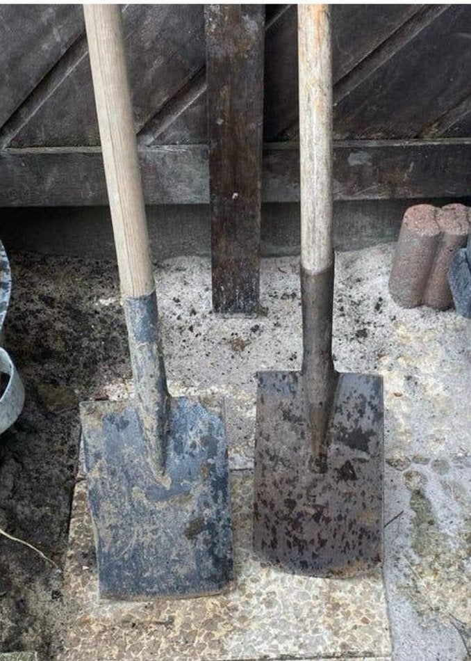 2x Spade/Schop - Gebruikt maar functioneel, Tuin en Terras, Ophalen, Gebruikt, Spade