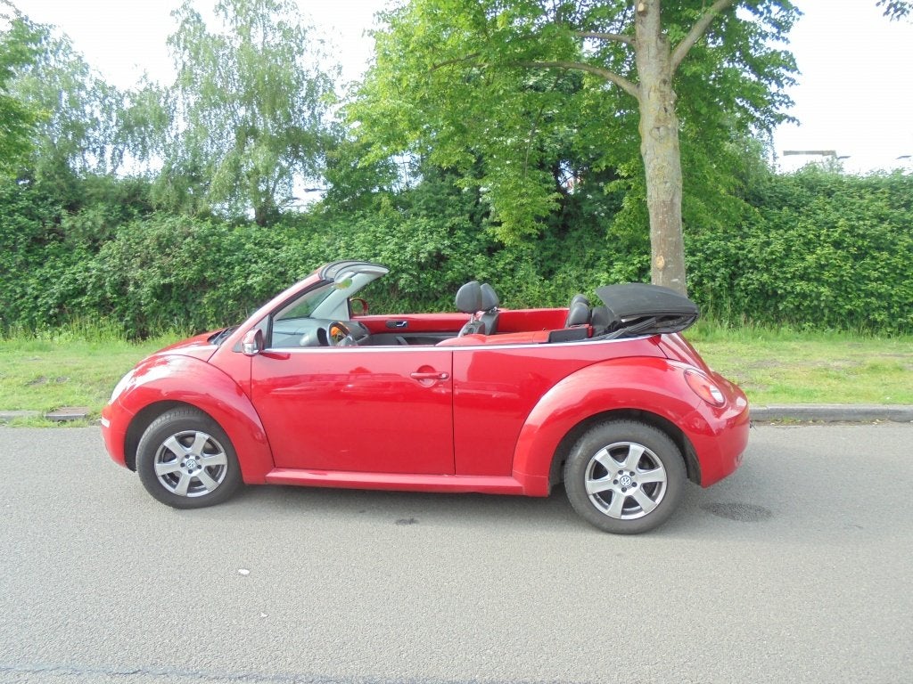 Volkswagen New Beetle Cabriolet 1.6 Highline/stoelverw/distr, Auto's, Gebruikt, Beetle (Kever), 4 cilinders, Cabriolet