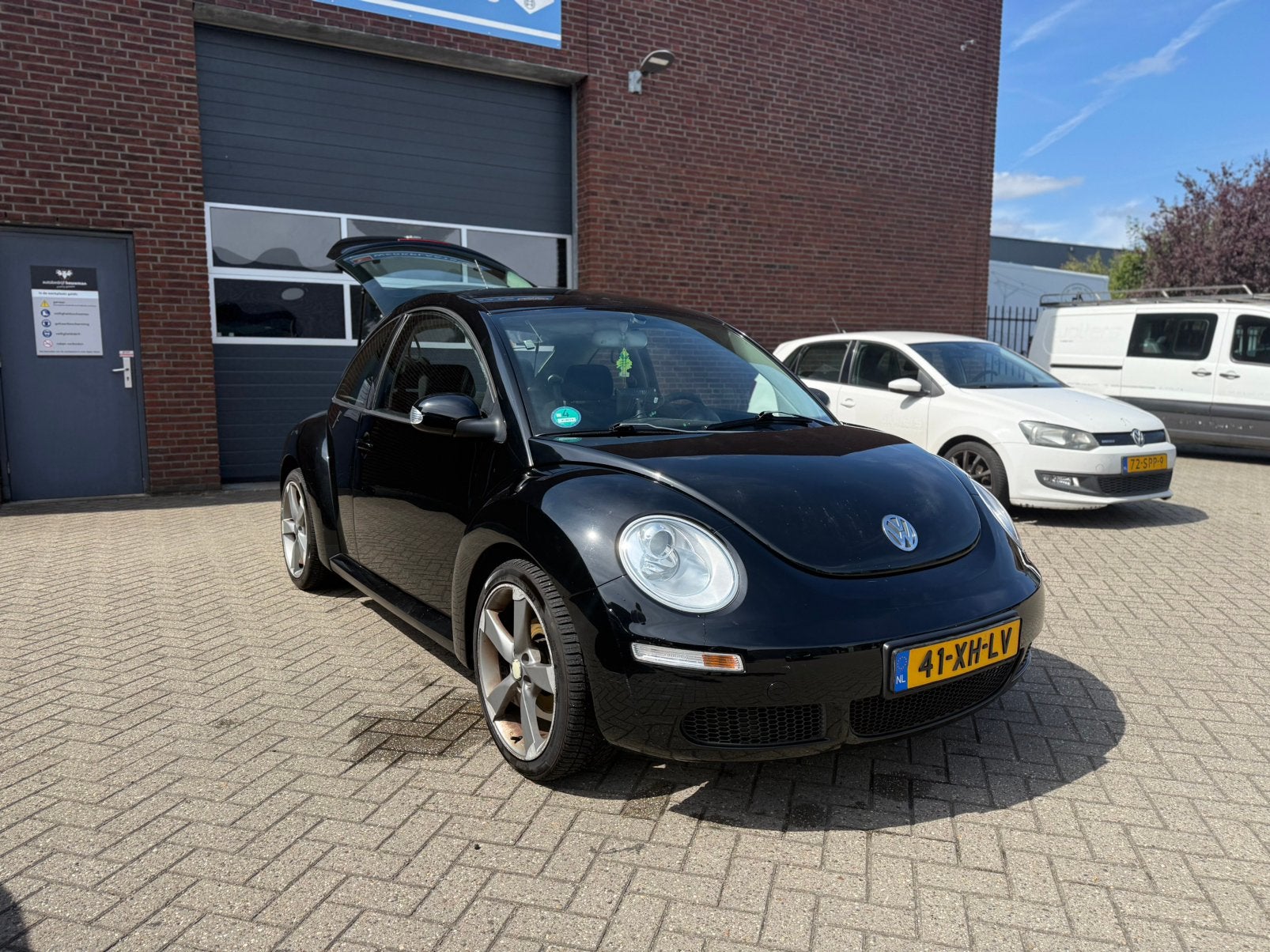 Volkswagen Beetle (Kever) 1.6 75KW 2006 Zwart, Auto's, Beetle (Kever), 4 cilinders, 4 stoelen, Zwart