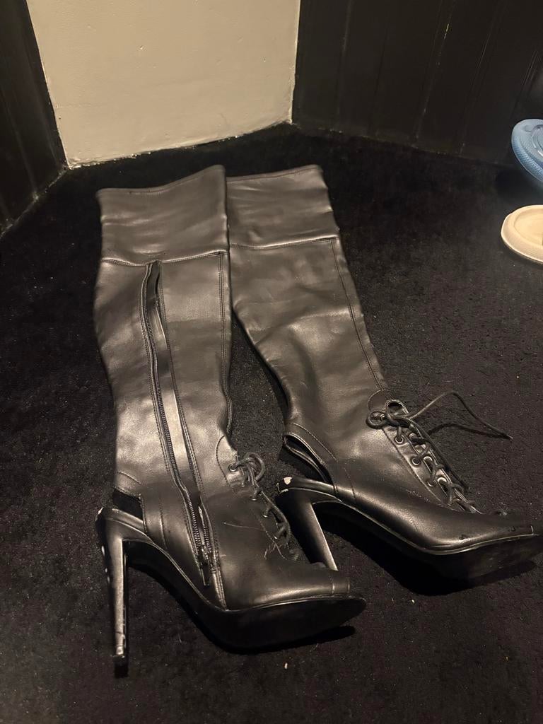 Zwarte overknee laarzen met open teen en veters, maat 35, Ophalen of Verzenden, Gedragen, Zwart, Hoge laarzen