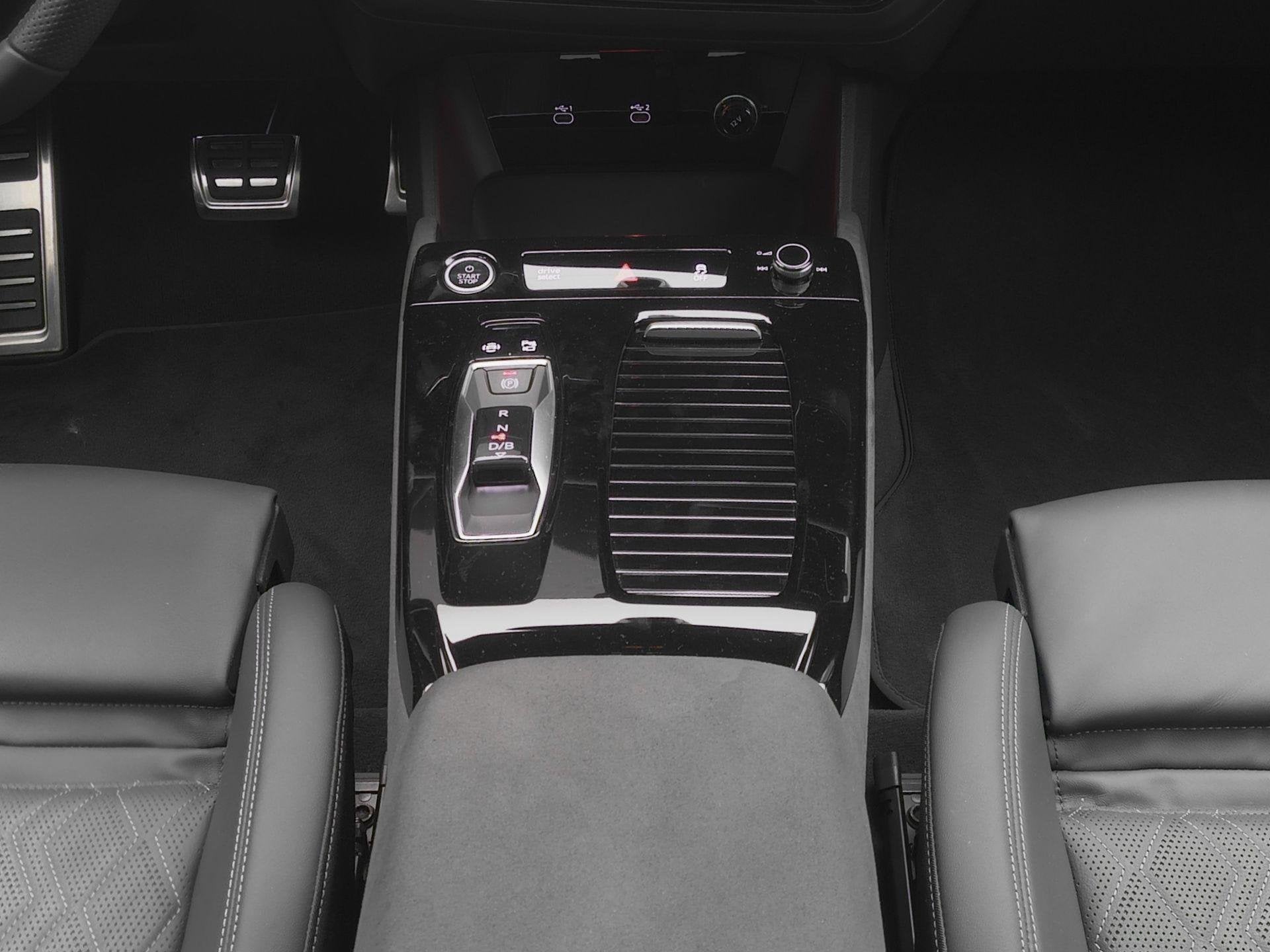 Foto 10 van Audi A6 Avant e-tron S edition 83 kWh 286pk | Luchtvering |