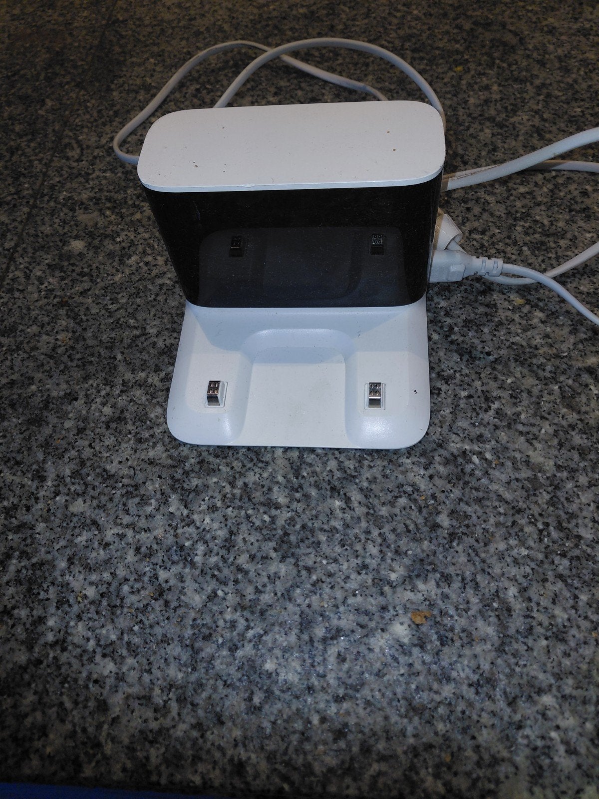 10 euro : Dreame robotstofzuiger docking station en batterij, Witgoed en Apparatuur, Stofzuigers, Gebruikt, Dreame, Robotstofzuiger