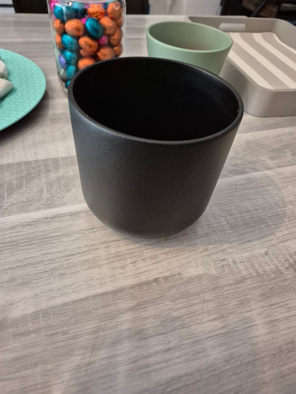 Zwarte bloempot voor binnen 12,5 cm hoog 13cm doorsnede, Rond, Binnen, Ophalen of Verzenden, Aardewerk