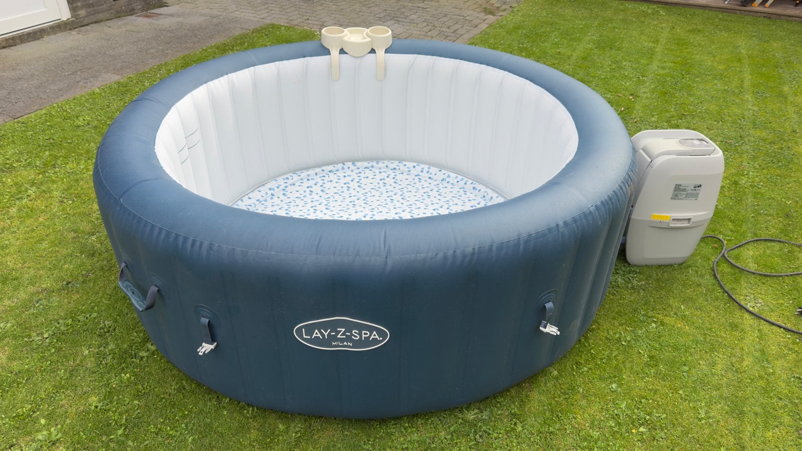 Lay-Z-Spa Milan opblaasbare jacuzzi met accessoires, Ophalen, Gebruikt, Rond, Opblaaszwembad