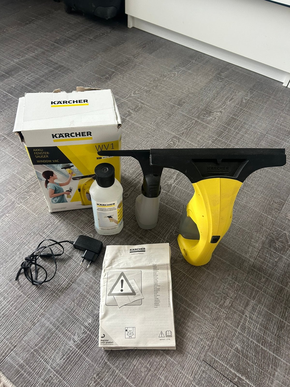 Kärcher WV 1 Window Vac raamreiniger + accessoires, Ophalen of Verzenden, Raamwisser of Trekker