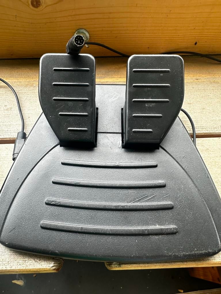 Thrustmaster Ferrari Racing Wheel met pedalen, Ophalen of Verzenden, Gebruikt, Controller