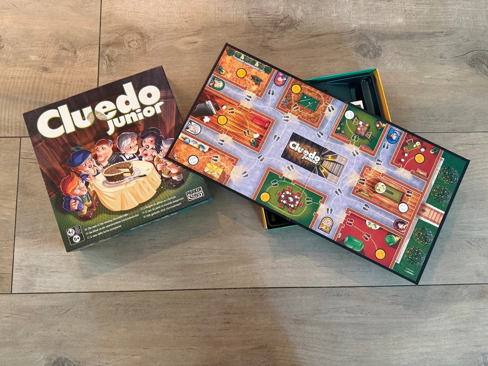 Cluedo Junior bordspel - Het mysterie van de verdwenen taart, Drie of vier spelers, Ophalen of Verzenden, Gebruikt