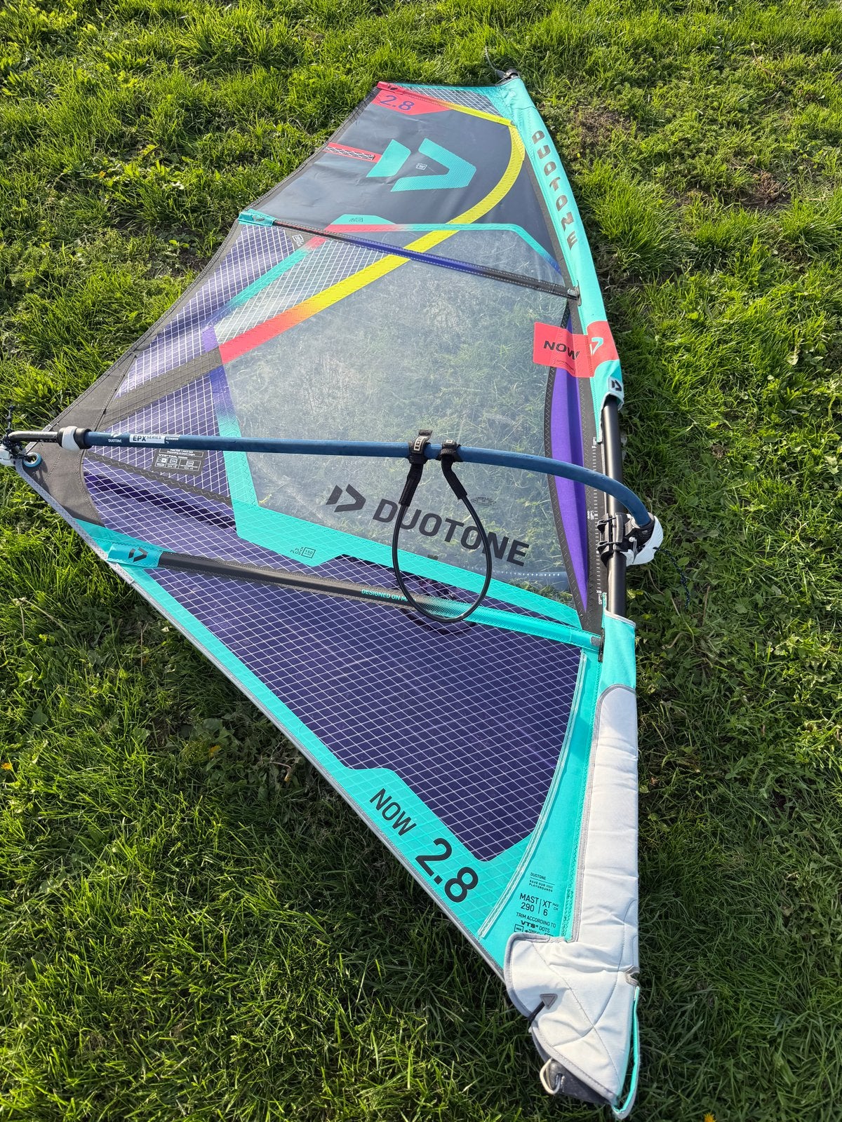 Duotone NOW 2.8 & 3.2 complete set- z.g.a.n., Watersport en Boten, Met giek, Minder dan 3.5 m², Ophalen of Verzenden, Zo goed als nieuw