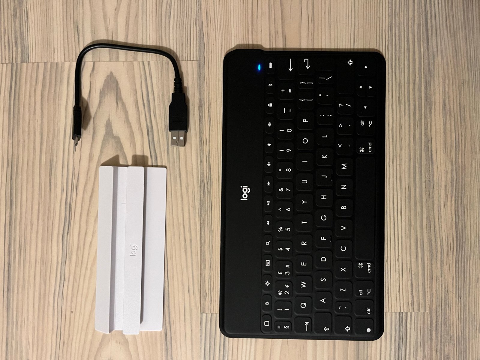 Logitech Keys-To-Go Bluetooth toetsenbord voor Mac/iPad/iPho, Computers en Software, Ophalen, Multi-device, Zo goed als nieuw
