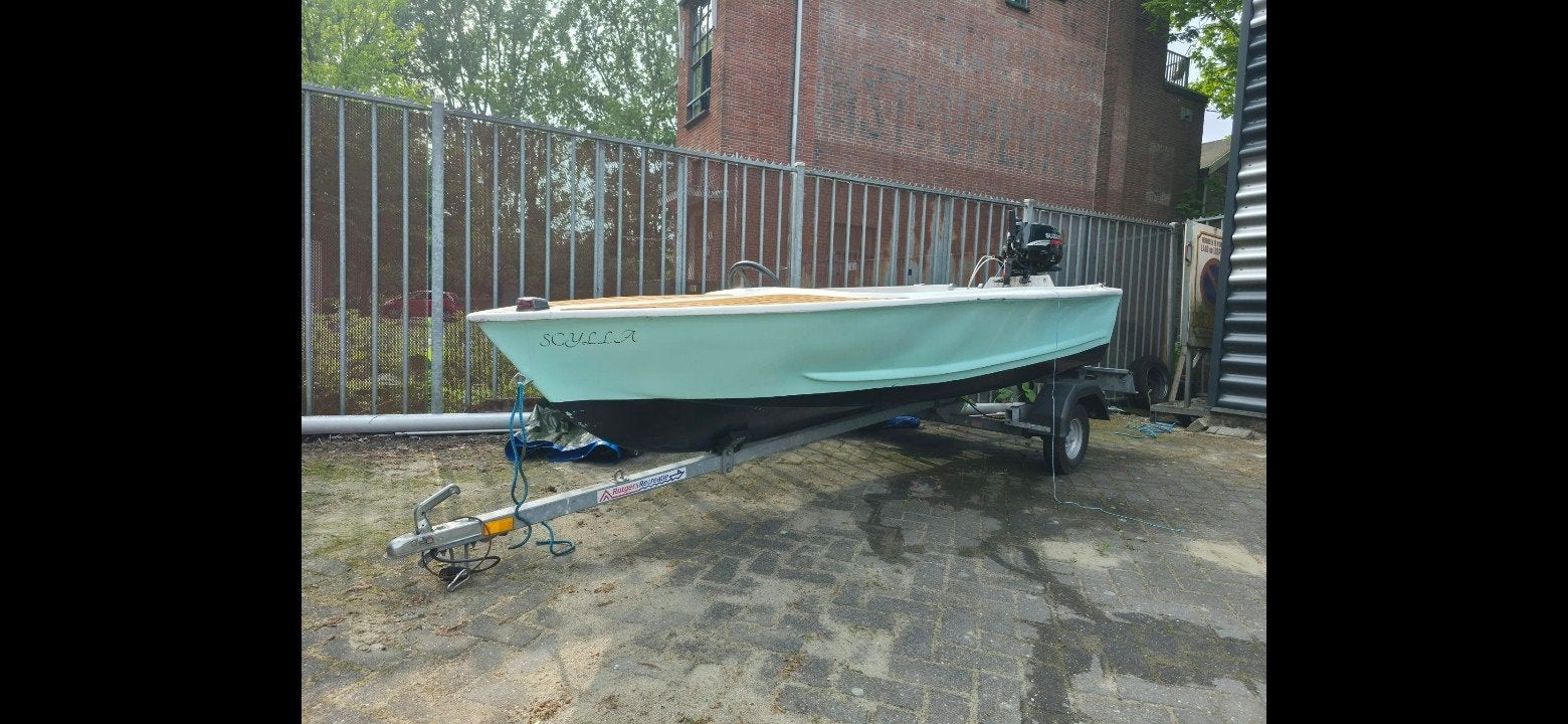 mooie polyester boot met motor en trailer vaar klaar, Ophalen of Verzenden, Zo goed als nieuw