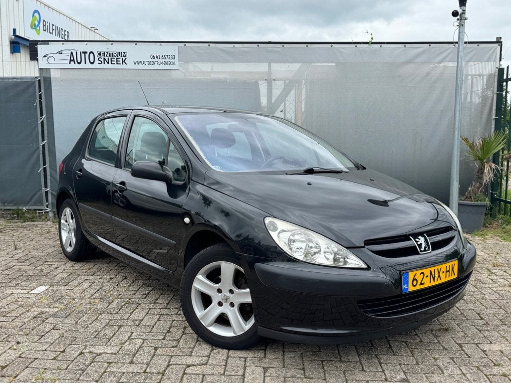Peugeot 307 1.6-16V XS-Airco-Cruise-Camera-Scherm-APK 02-27, Auto's, Peugeot, Voorwielaandrijving, Stof, Gebruikt, Zwart