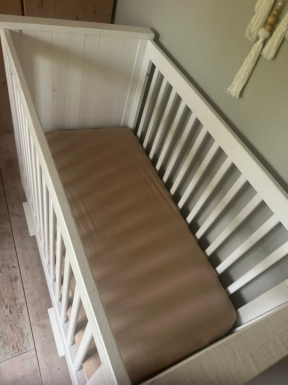 Ledikant 60x120 cm wit – massief houten babybed incl. Matras, Kinderen en Baby's, Babywiegjes en Ledikanten, Ophalen, Gebruikt