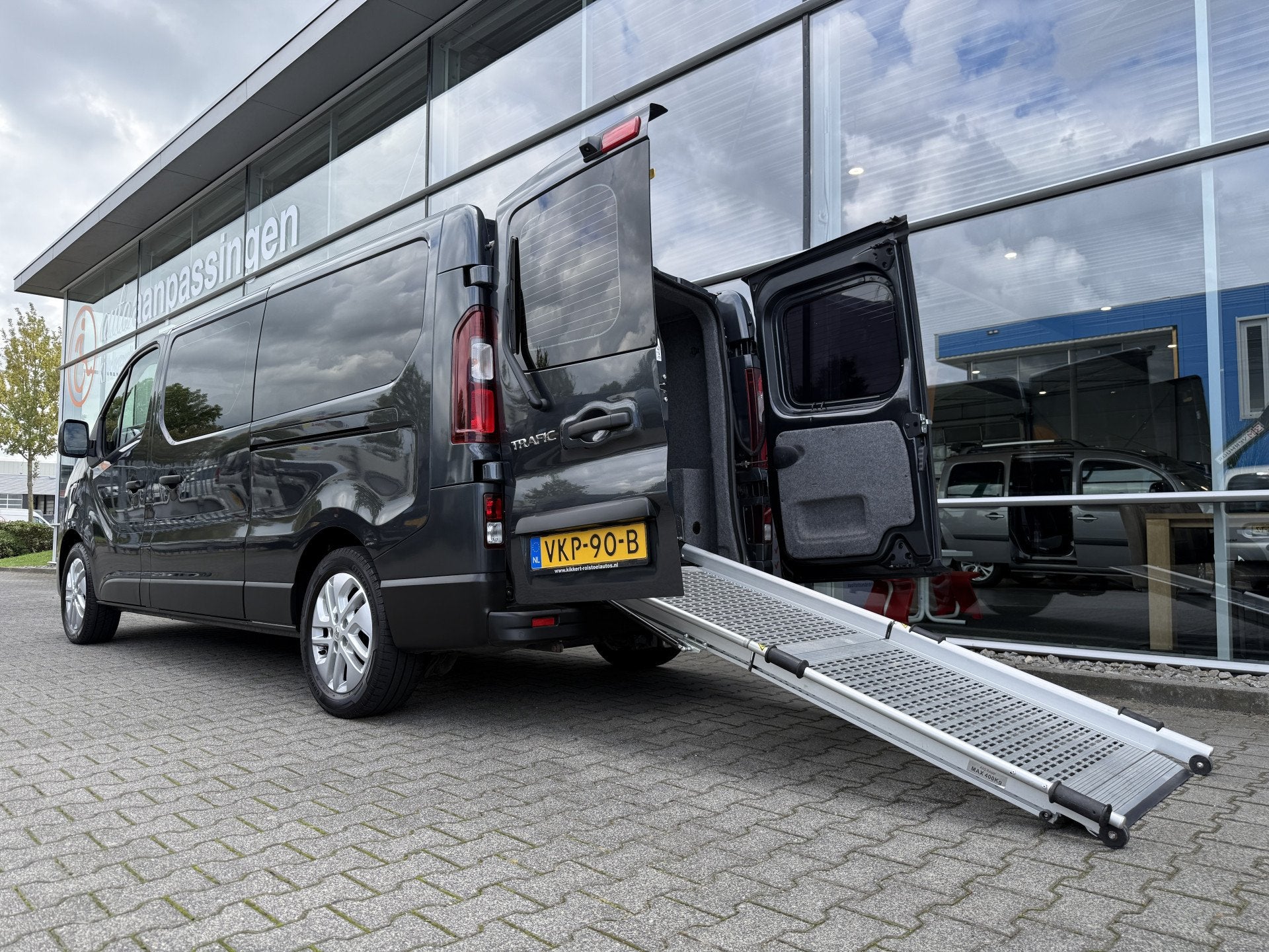 Renault Trafic 4+1 Rolstoelbus 2.0 dCi 145 T29 L2H1 Luxe (Mo, Auto's, 145 pk, Stof, Gebruikt, 4 cilinders