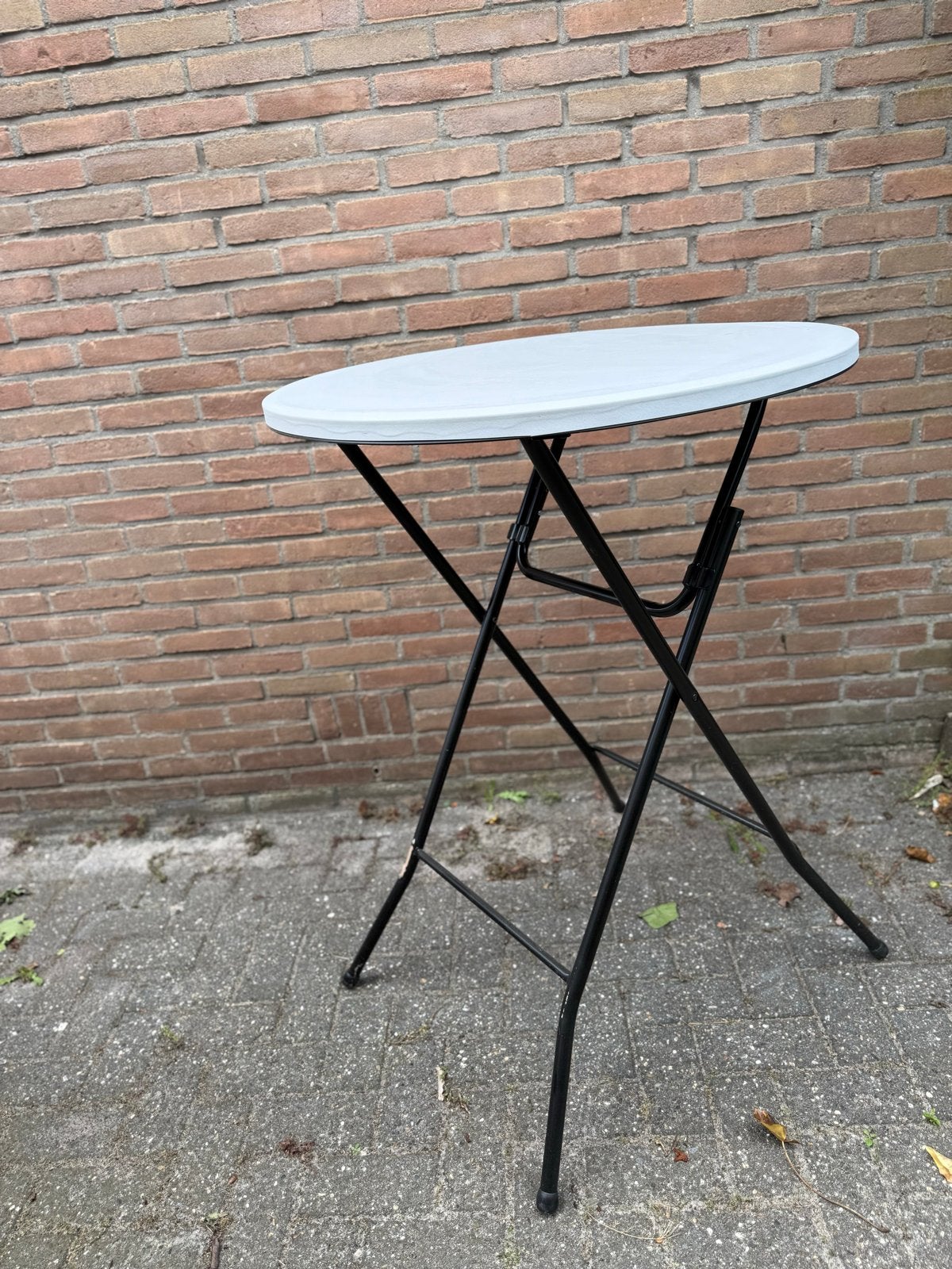 Sta-tafel’s te huur, Ophalen
