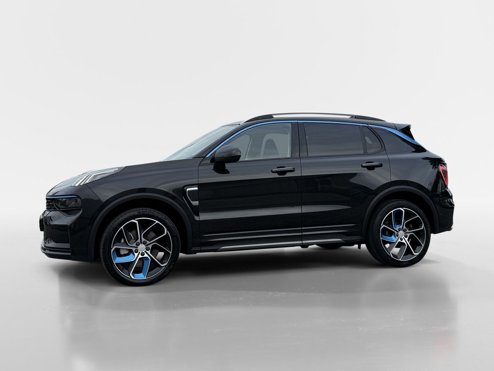 Lynk & Co 01 1.5 Pano / 360 Camera / Navi / Memory / Infinit, Bedrijf, 1854 kg, 3 cilinders, SUV of Terreinwagen