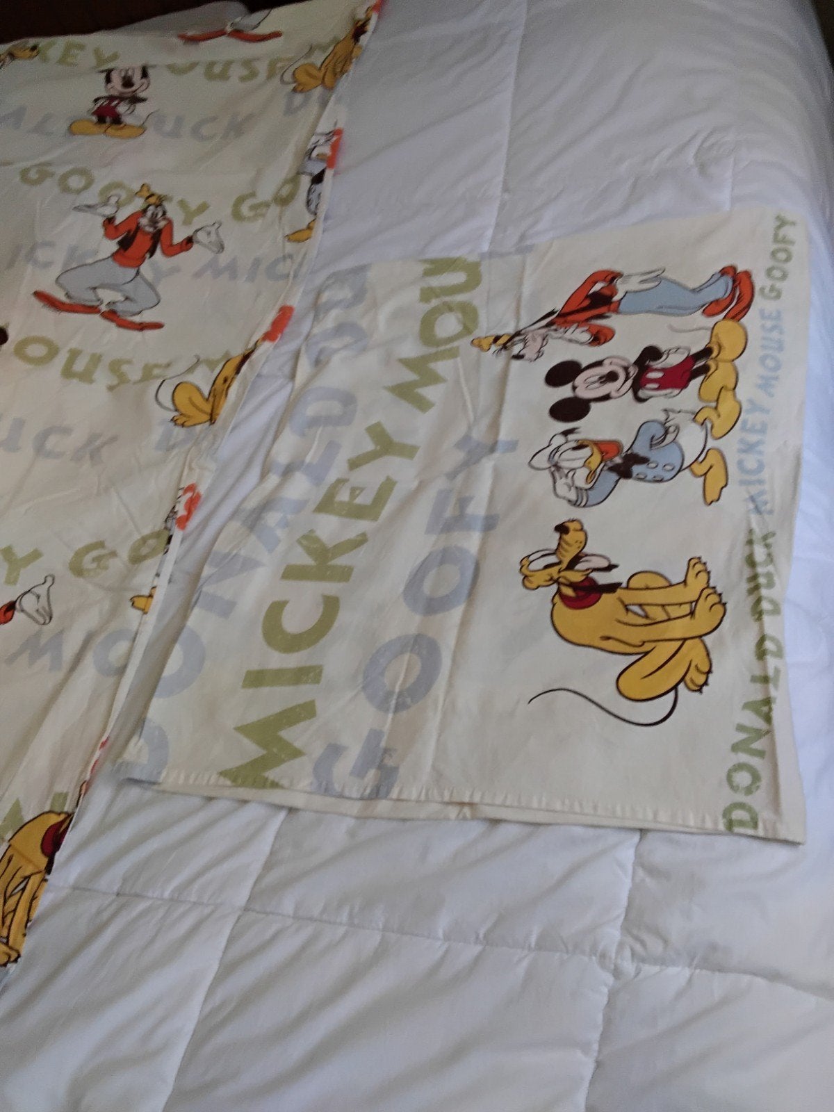 hoeslaken  Mickey Mous Goofy Donald  Duck., Huis en Inrichting, Ophalen of Verzenden, Eenpersoons, Hoeslaken of Sloop