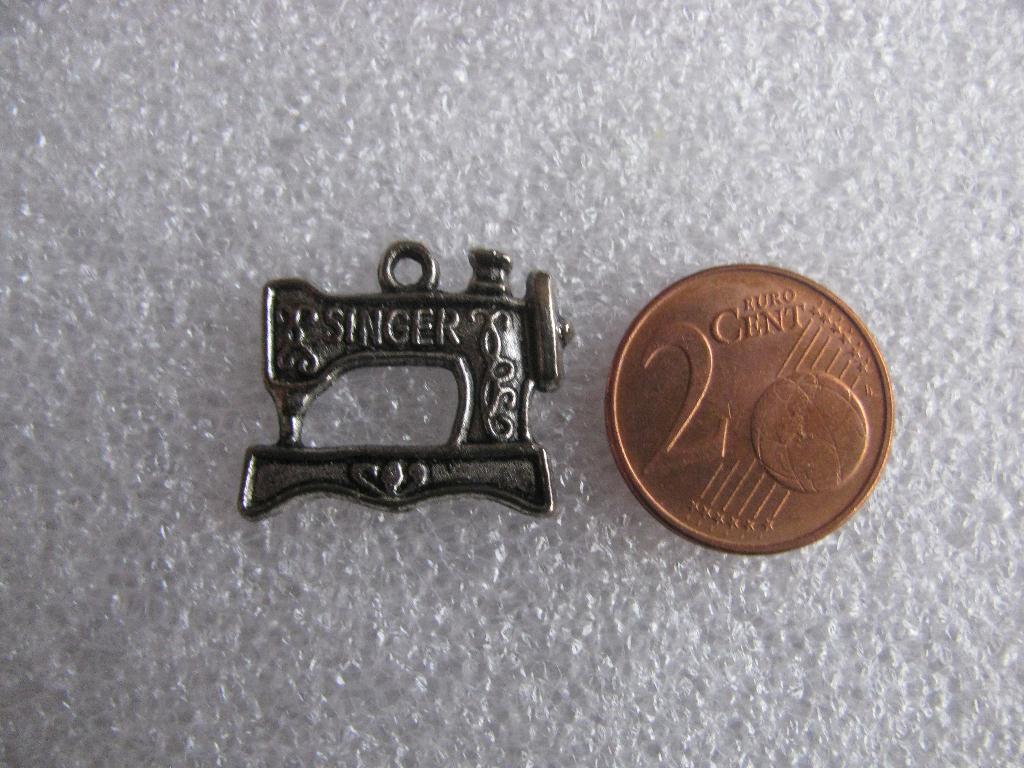 Bedel - Singer Naaimachine - 2 x 1.5 cm, Verzenden, Zo goed als nieuw, Overige typen