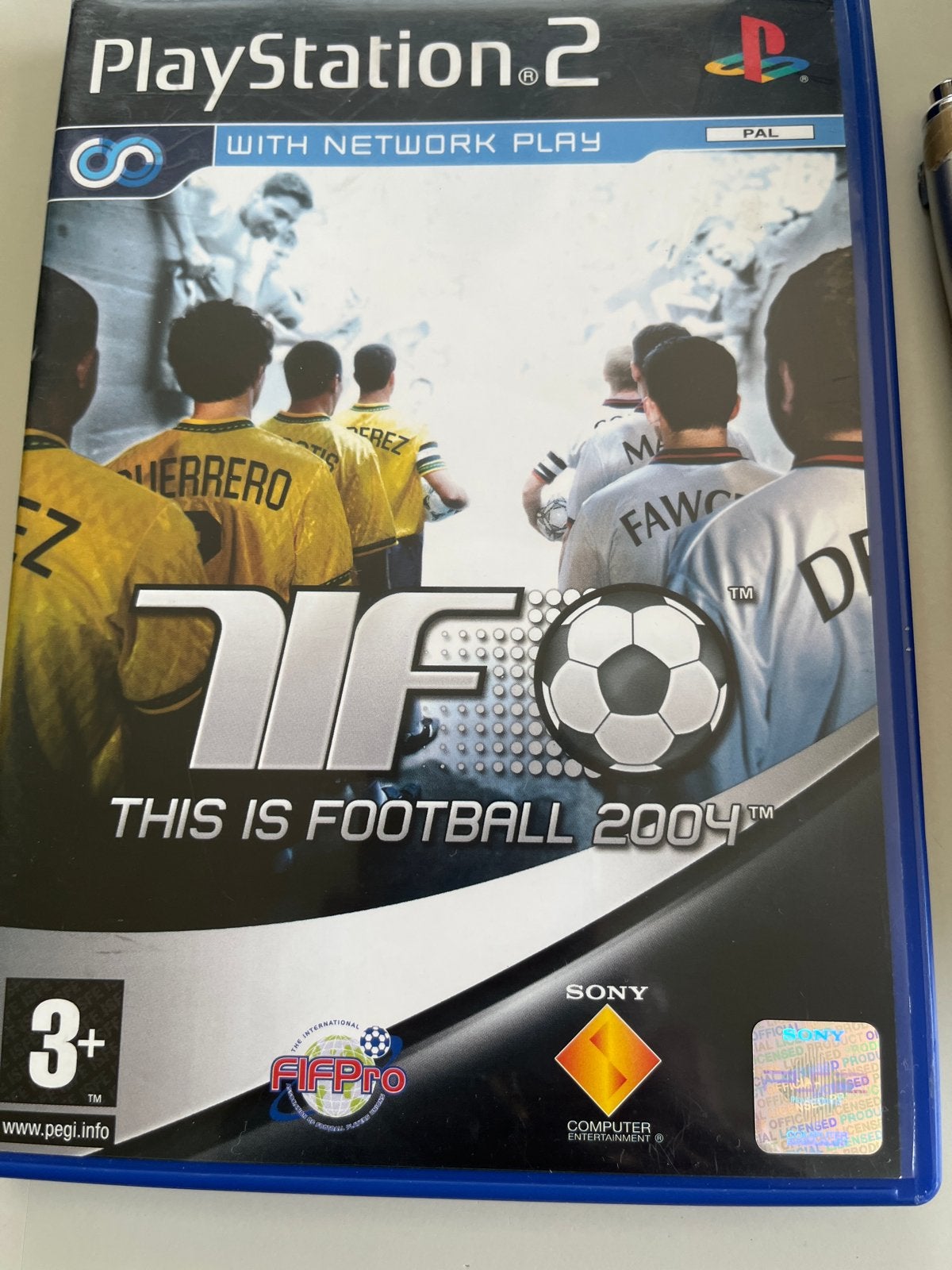 Football 2004, Ophalen of Verzenden, Zo goed als nieuw, Sport, 3 spelers of meer