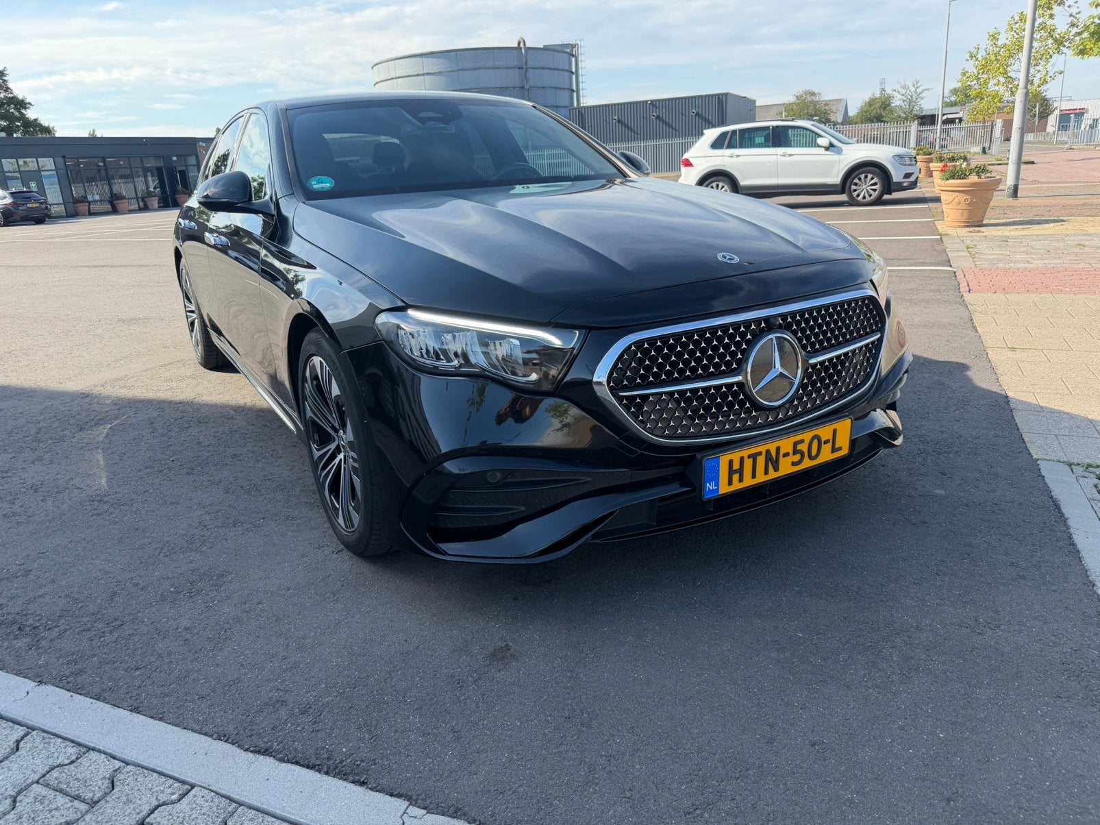 Mercedes-Benz E-Klasse E200 2.0 150KW 2023 Zwart, Auto's, Automaat, Achterwielaandrijving, 4 cilinders, Zwart