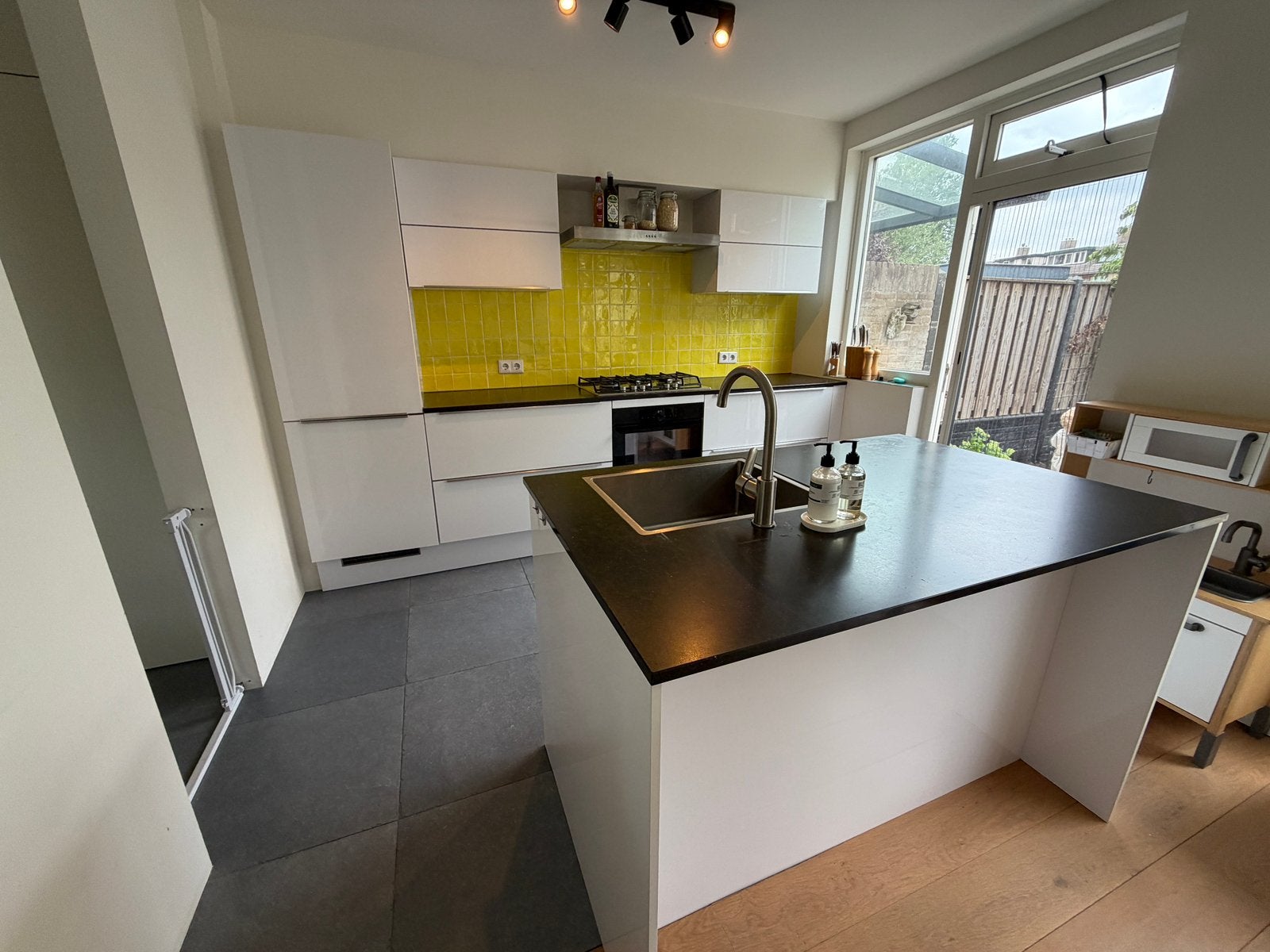 Complete keuken incl inbouwapparatuur, Huis en Inrichting, Keuken | Complete keukens, Ophalen, Gebruikt, Wit, Composiet
