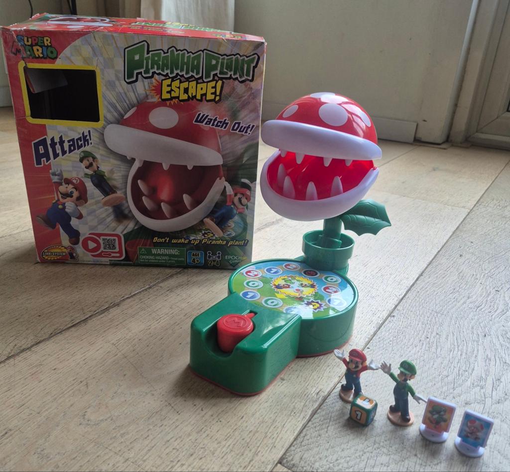 Super Mario Piranha Plant Escape! Bordspel, Ophalen of Verzenden, Zo goed als nieuw, Jongen of Meisje