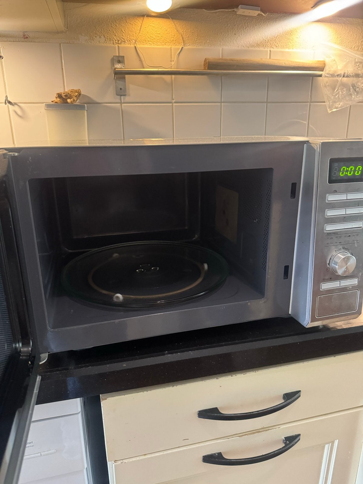 Hitachi Magnetron - 51cm breed, 40cm diep, 30cm hoog, Witgoed en Apparatuur, Ophalen, Gebruikt, Magnetron, Draaiplateau