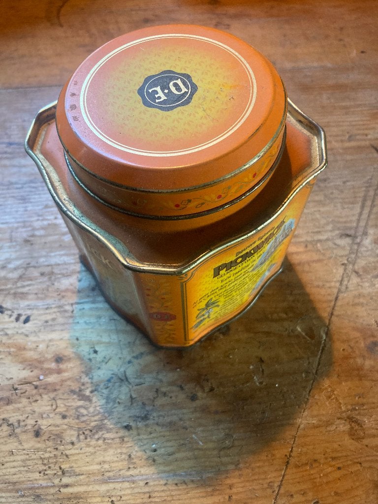 blikken bussen, Ophalen, Gebruikt, Thee, Douwe Egberts