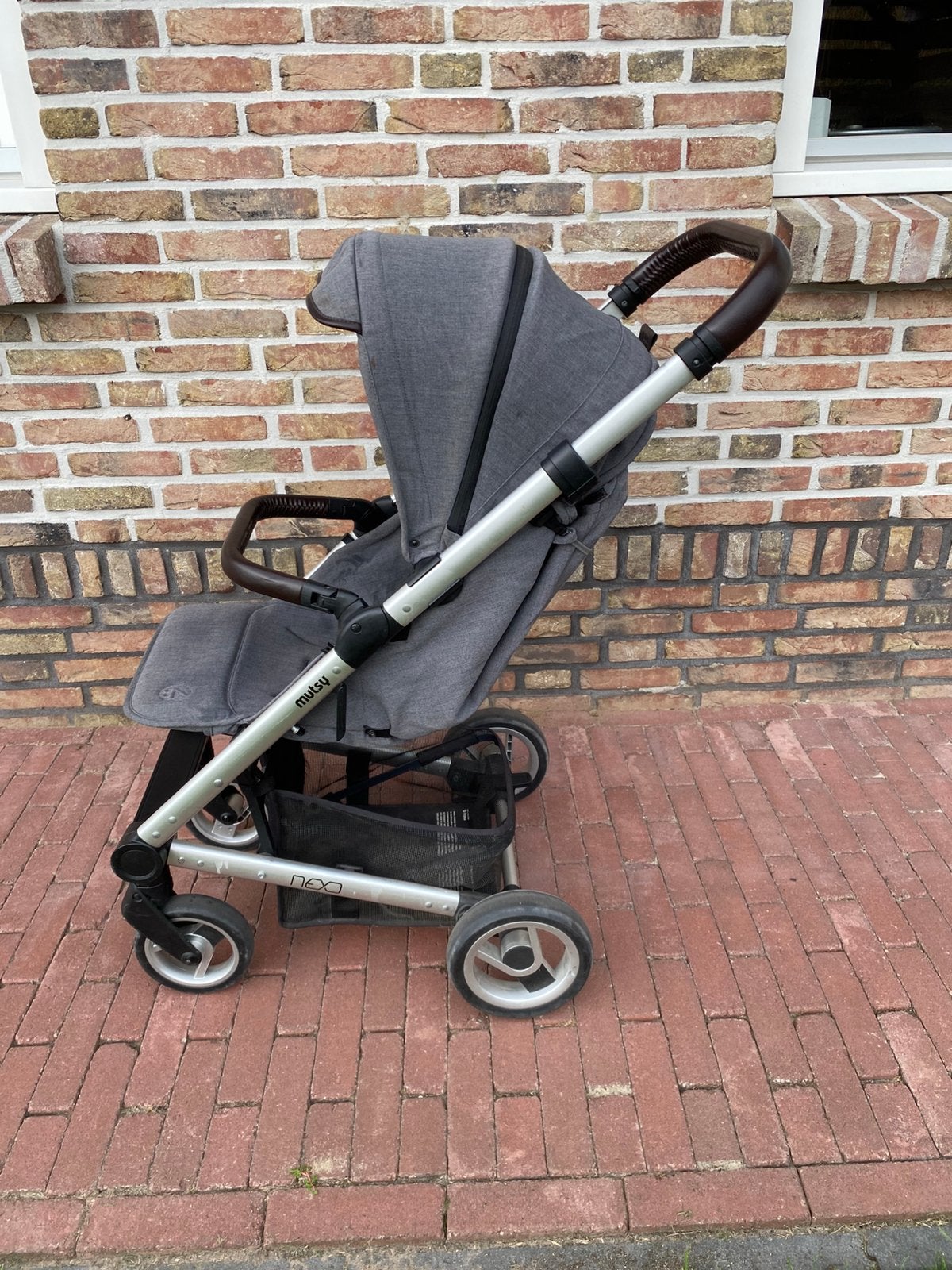 Hele mooie, zeer complete Mutsy Nexo buggy., Kinderen en Baby's, Buggy's, Ophalen, Zo goed als nieuw, Regenhoes