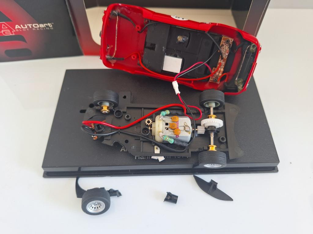 AutoArt 2 x Alfa Romeo Giulia GTam Jarama 1970 Met Licht, Overige merken, Racebaan, Autoart, Nieuw