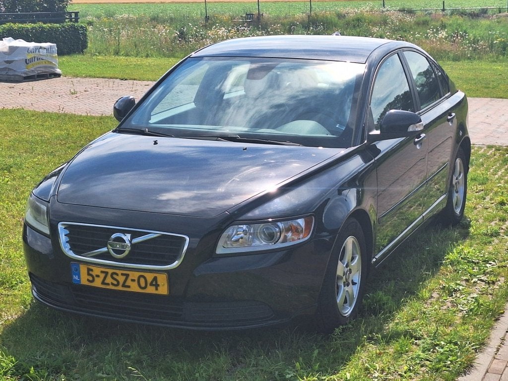 Volvo S40 1.6 D 2010 drive E, Voorwielaandrijving, Beige, 4 cilinders, Zwart