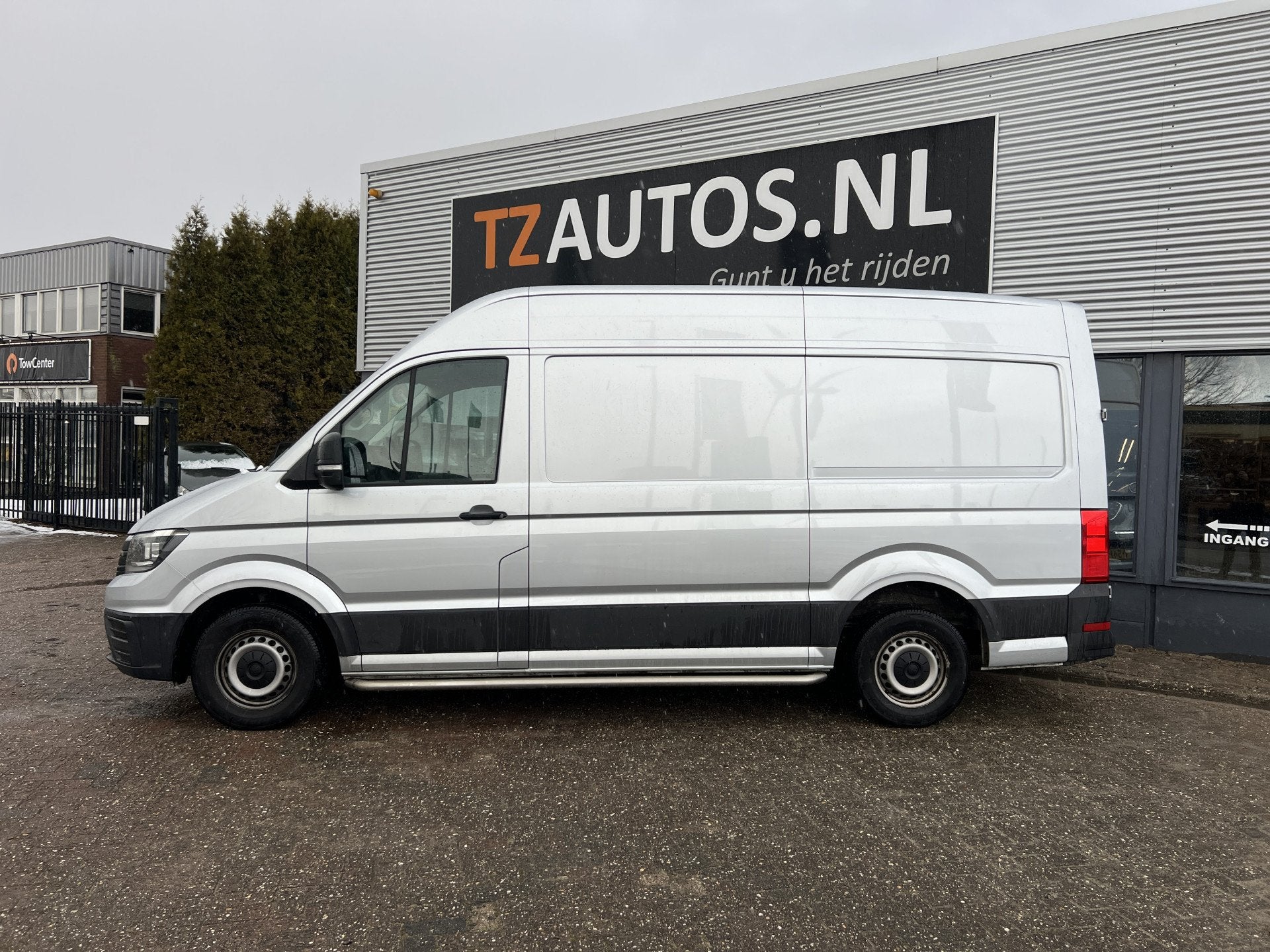 Volkswagen Crafter 35 2.0 177PK TDI L3H3 Sortimo/Nieuwstaat!, Voorwielaandrijving, Stof, Gebruikt, 4 cilinders