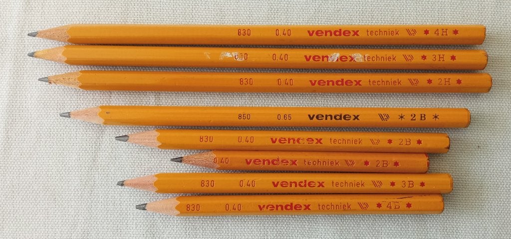 8 originele Vendex potloden, diverse hardheden en lengtes, Verzenden