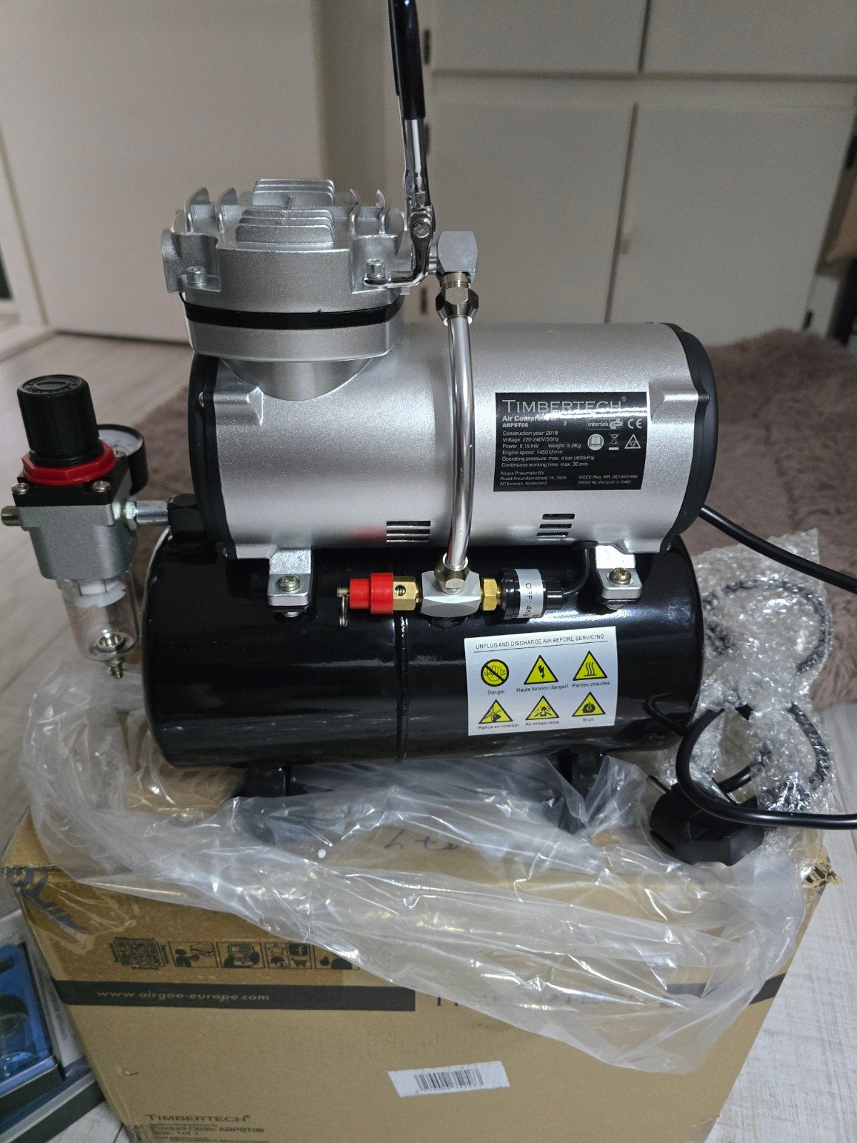 Timbertech Airbrush Compressor Set ABPS T06 - Nieuw, Nieuw, Ophalen of Verzenden, Minder dan 200 liter/min, Minder dan 6 bar