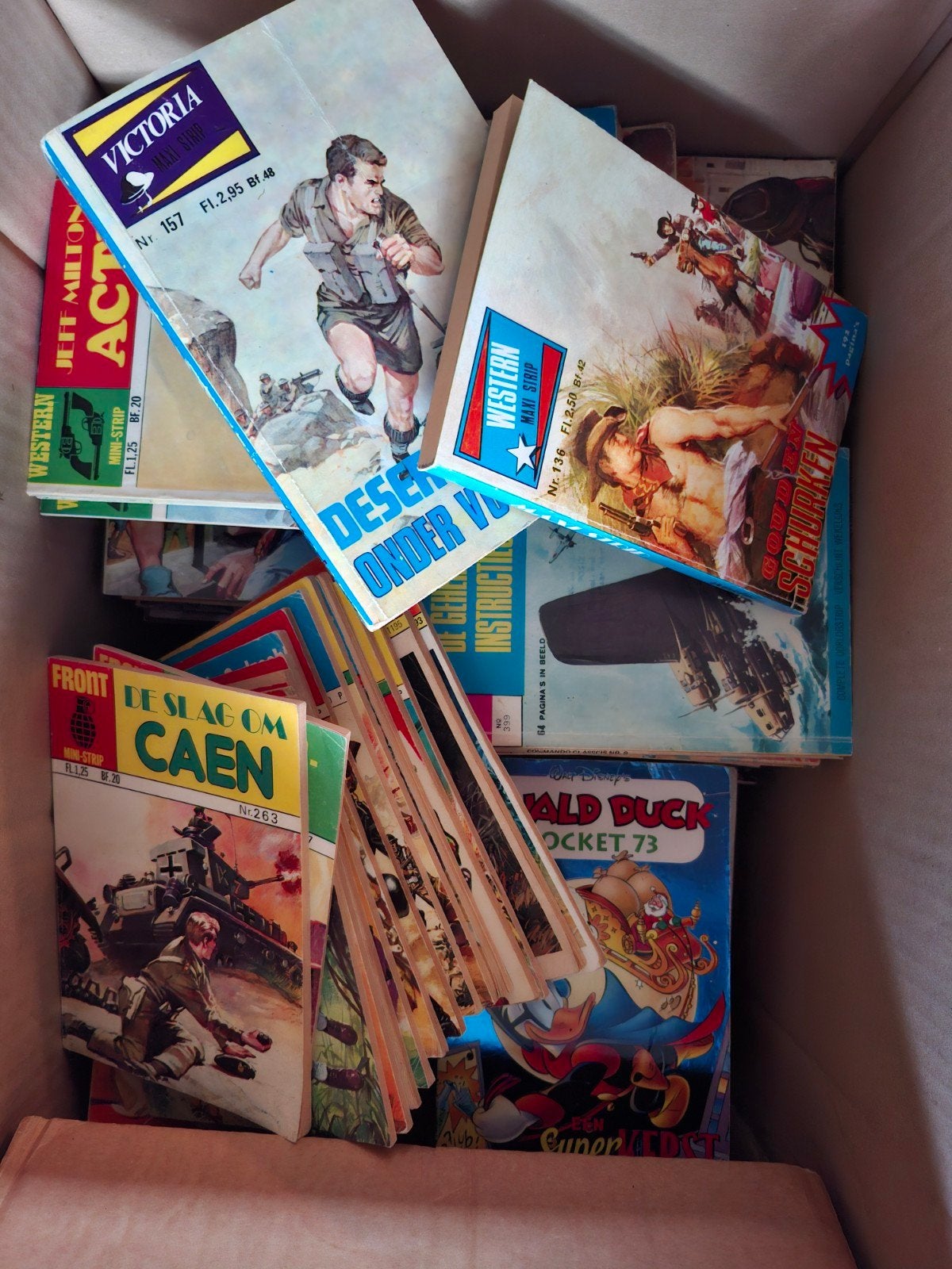 Grote doos vol stripboeken., Meerdere stripboeken, Ophalen of Verzenden, Gelezen