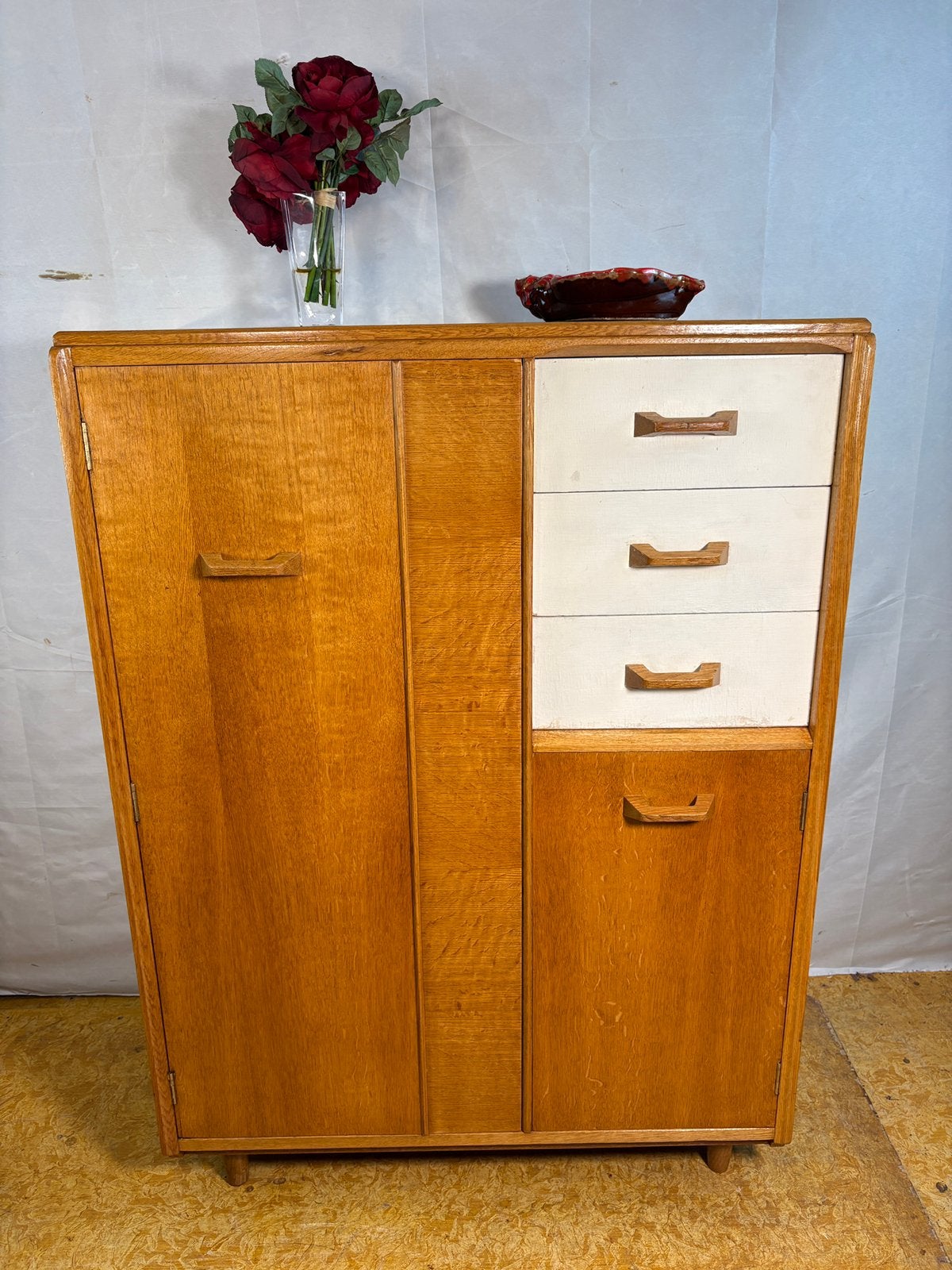 Gratis bezorging!MidCentury Retro Vintage Eiken Kledingkast, Gebruikt, Mid century retro vintage eiken kledingkast GPlan 1960 Brits Des