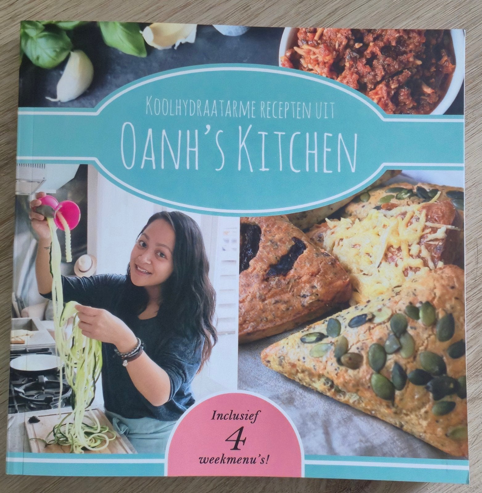 Oanh's kitchen koolhydraatarm kookboek, Ophalen of Verzenden, Zo goed als nieuw