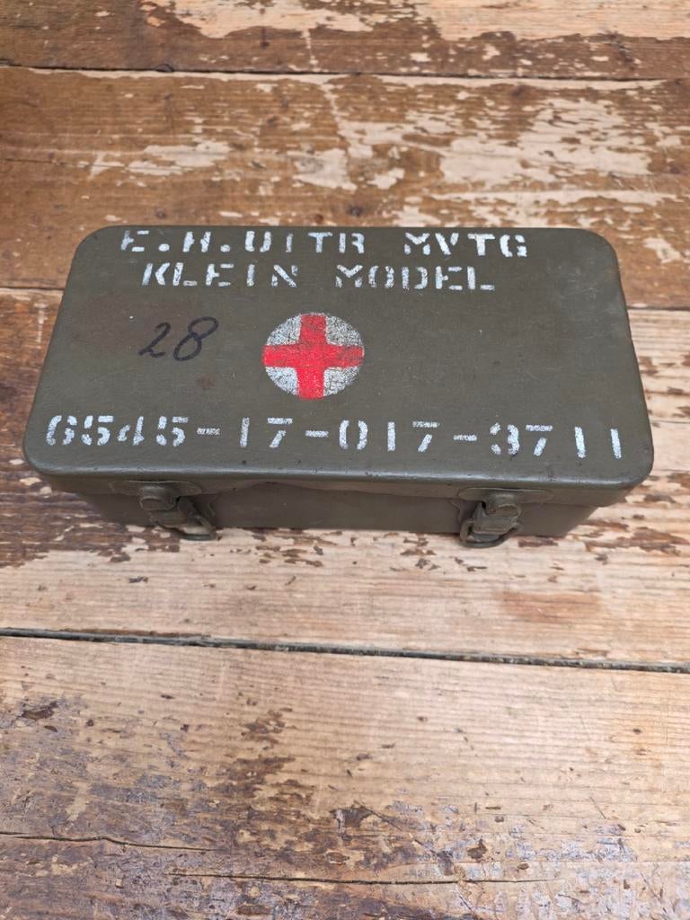 Medisch metalen voertuig EHBO kist NL leger 24129cm, Kist of Geocache, ., Ophalen of Verzenden, .